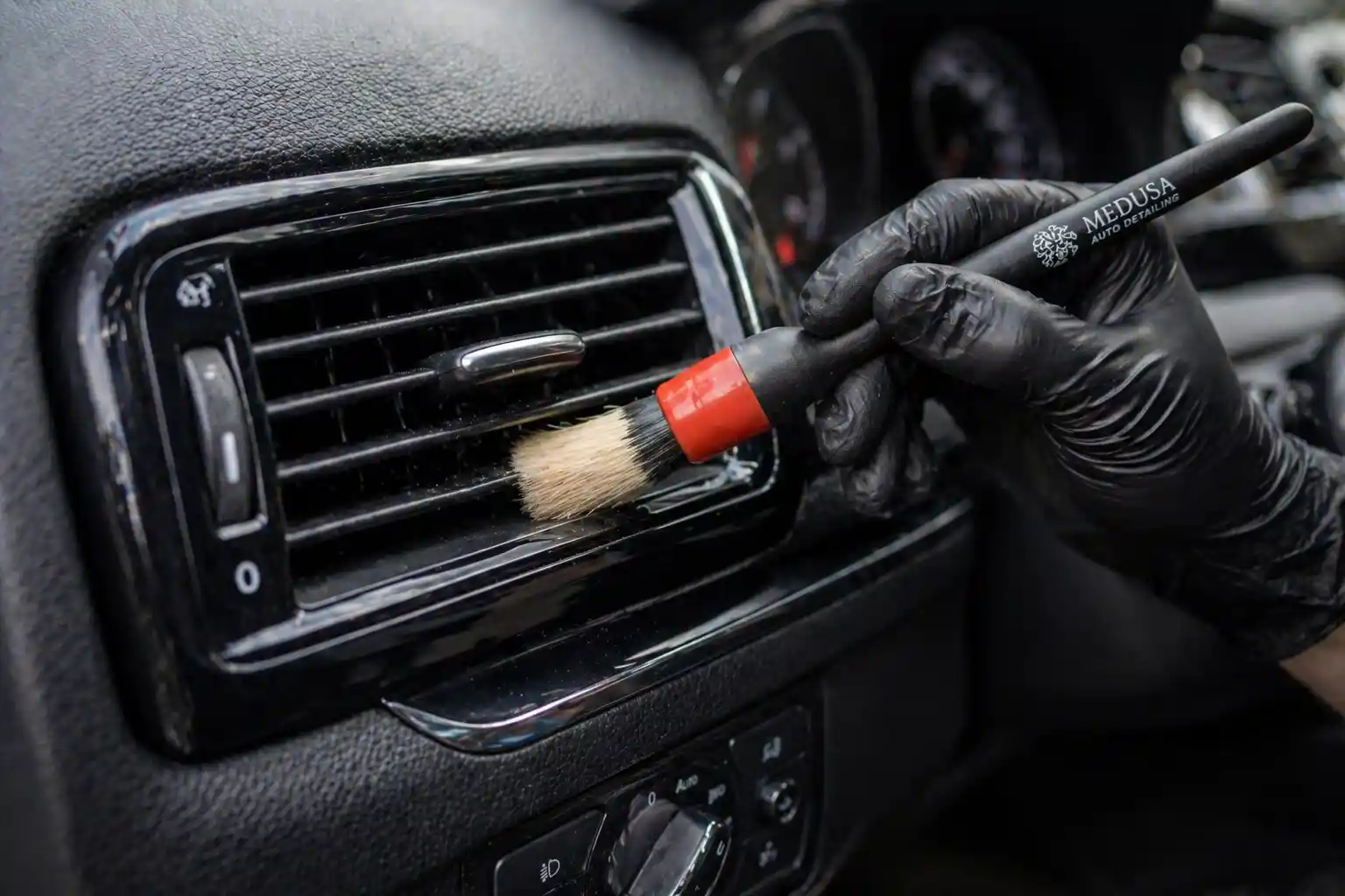 car air vent cleaning to remove smells and bacteria London