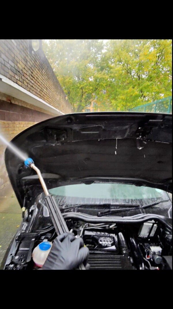 Pre wash is a must !••••••••••••••••••••••••••••••••••••••••••••••••••••

😎 London’s finest mobile auto detailing brought to your doorstep 

📱Conveniently book online @ www.medusaautodetailing.co.uk 

💰 5% off for new customers

detailing valeting cleaning london