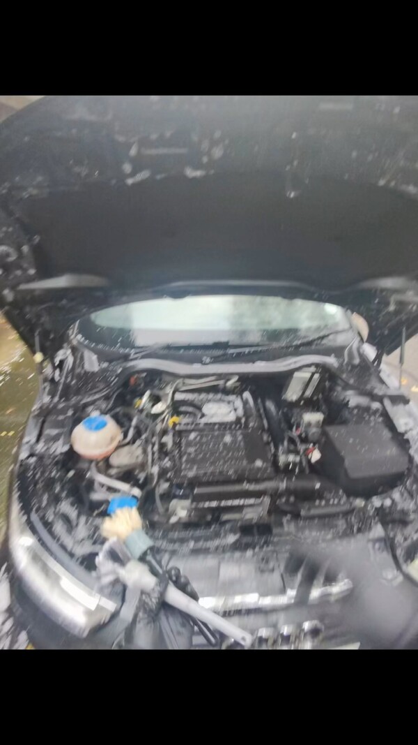Book your engine bay clean now!••••••••••••••••••••••••••••••••••••••••••••••••••••

😎 London’s finest mobile auto detailing brought to your doorstep 

📱Conveniently book online @ www.medusaautodetailing.co.uk 

💰 5% off for new customers

detailing valeting cleaning fyp deepclean cleaning london explorepage
