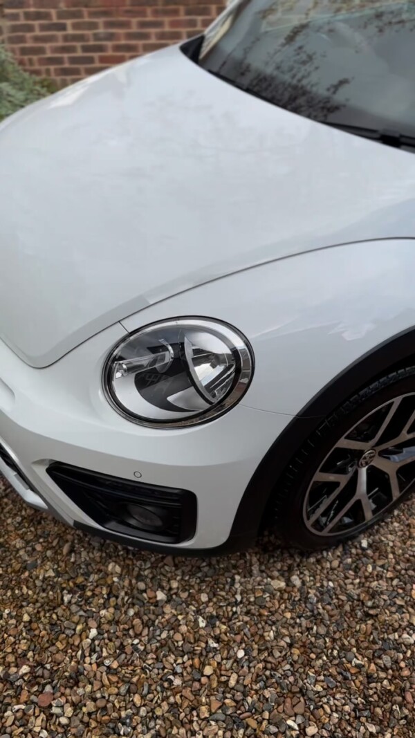 Beetle in for enhancement making it look brand new!••••••••••••••••••••••••••••••••••••••••••••••••••••

😎 London’s finest mobile auto detailing brought to your doorstep 

📱Conveniently book online @ www.medusaautodetailing.co.uk 

💰 5% off for new customers

detailing valeting fyp cleaning london beetle vw white polishing