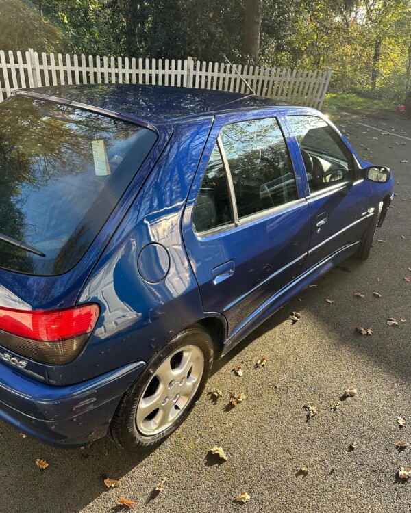 Enhancement package completed on this old school!••••••••••••••••••••••••••••••••••••••••••••••••••••

😎 London’s finest mobile auto detailing brought to your doorstep 

📱Conveniently book online @ www.medusaautodetailing.co.uk 

💰 5% off for new customers

paintcorrection valeting detailinguk london hertfordshire